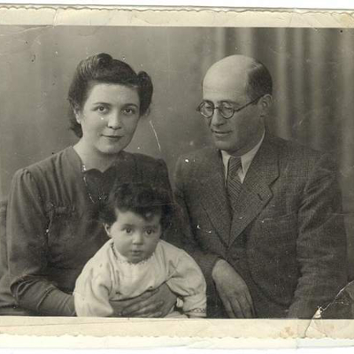 Henry Kupfer MD with his first wife Lara and their daughter Tamara-courtesy David Kupfer